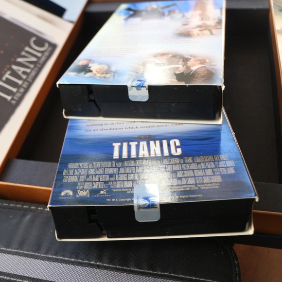 Titanic collectors edition VHS - Picture 8 of 13